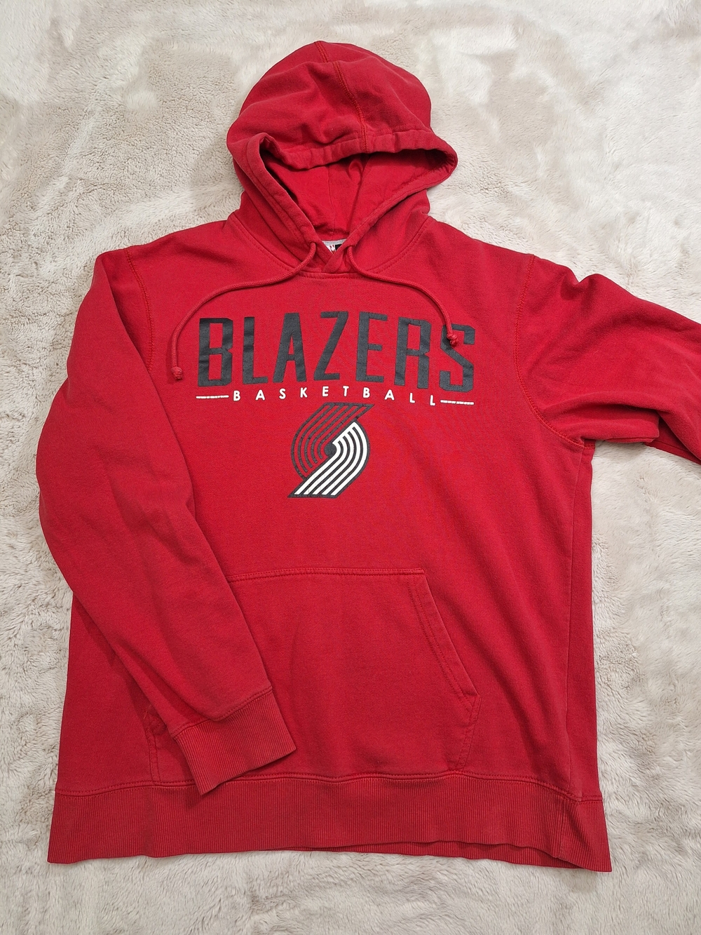 NBA Portland Trail Blazers Red Sweatshirt Hoodie, Size L, Officially Licensed